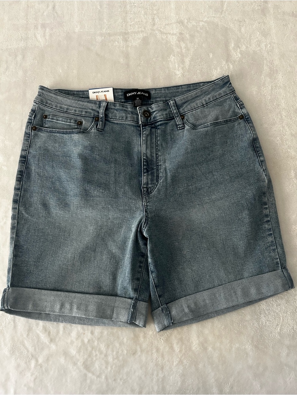 NWT DKNY Women's Cuffed Denim Shorts Light Blue Wash Size 10